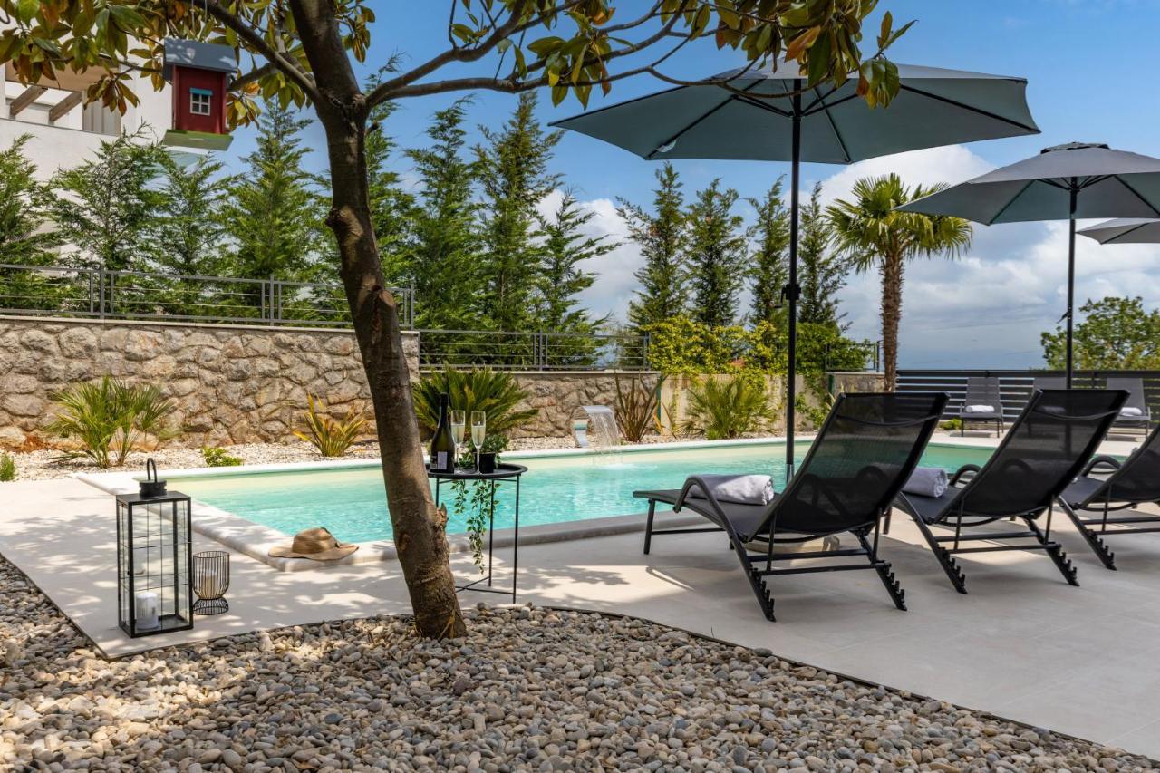 Villa Adriatic, Apartment Chiara With Sea View And Heated Swimming Pool, Free Private Parking, Ičići Exterior foto