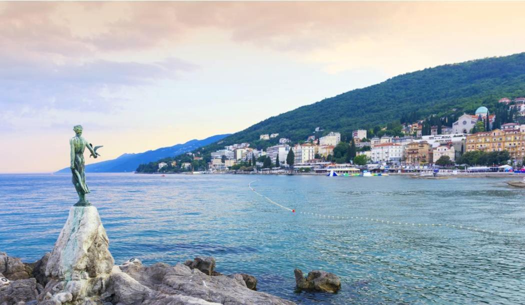 Villa Adriatic, Apartment Chiara With Sea View And Heated Swimming Pool, Free Private Parking, Ičići Exterior foto